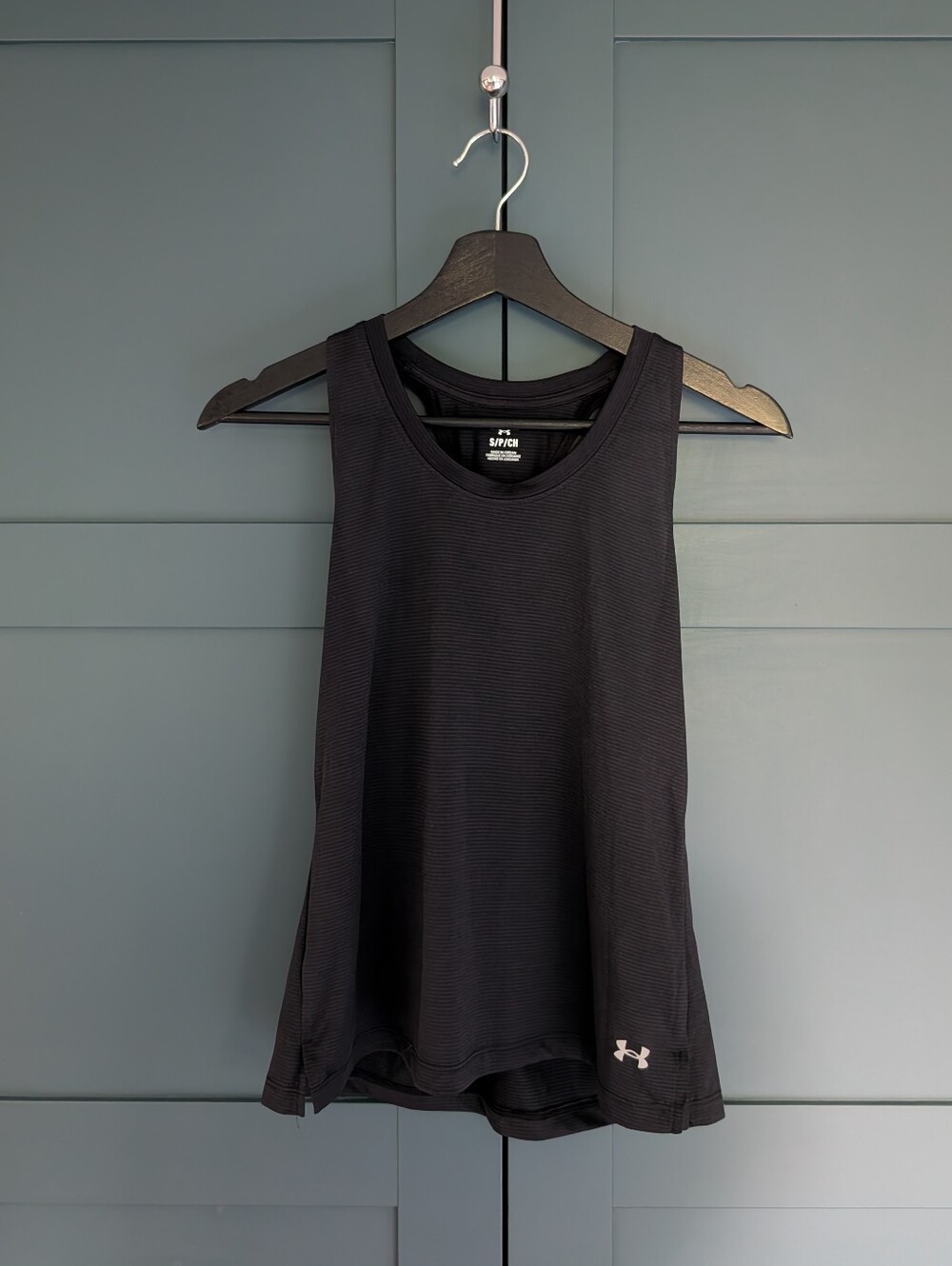 Under Armour Women's Black Racerback Athletic Tank Top | Size S
